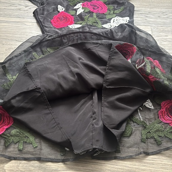 L’atiste | By Amy Floral Embroidered Dress - Black and Pink Size Small - Picture 10 of 14